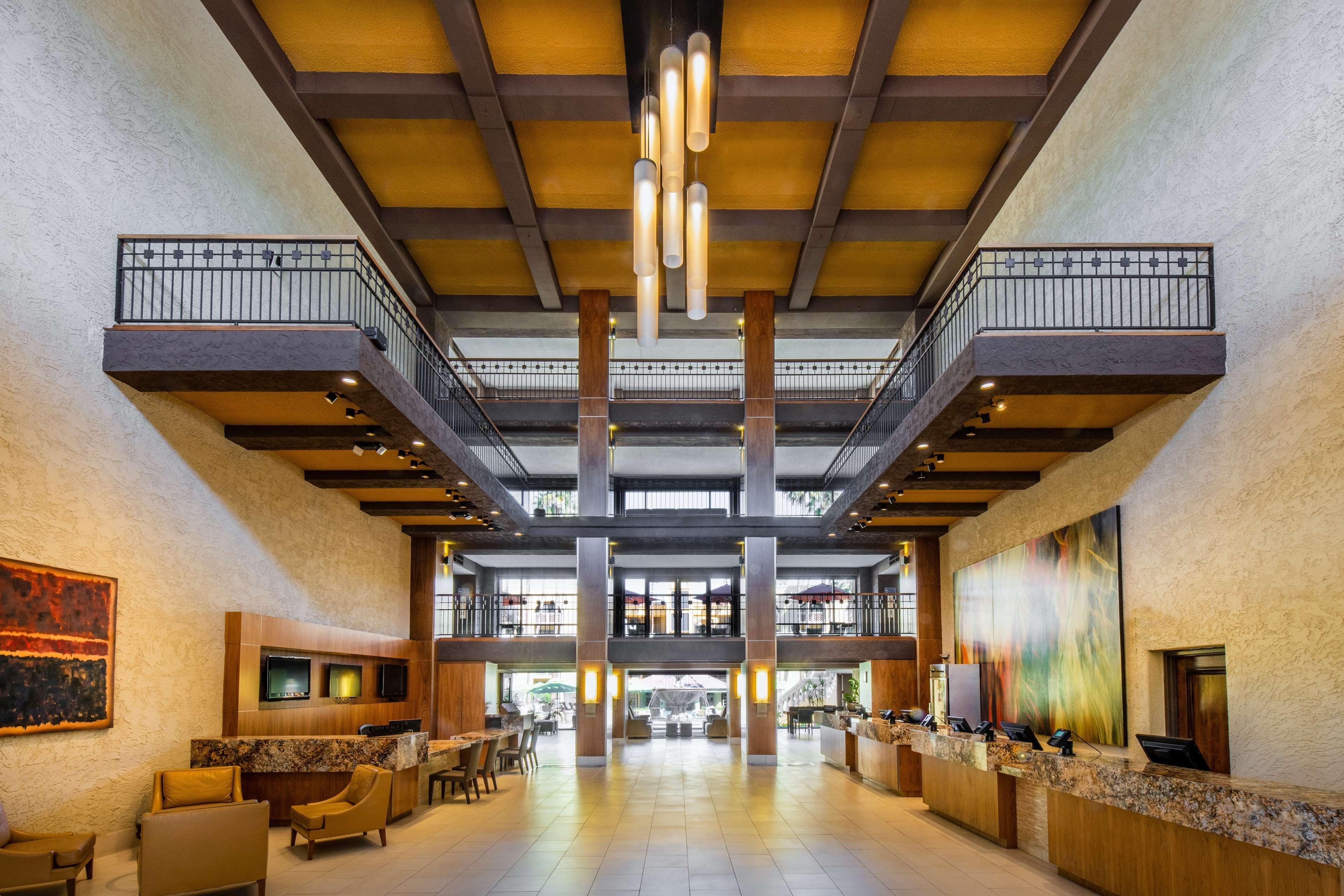 Hilton Phoenix Resort At The Peak Exterior photo