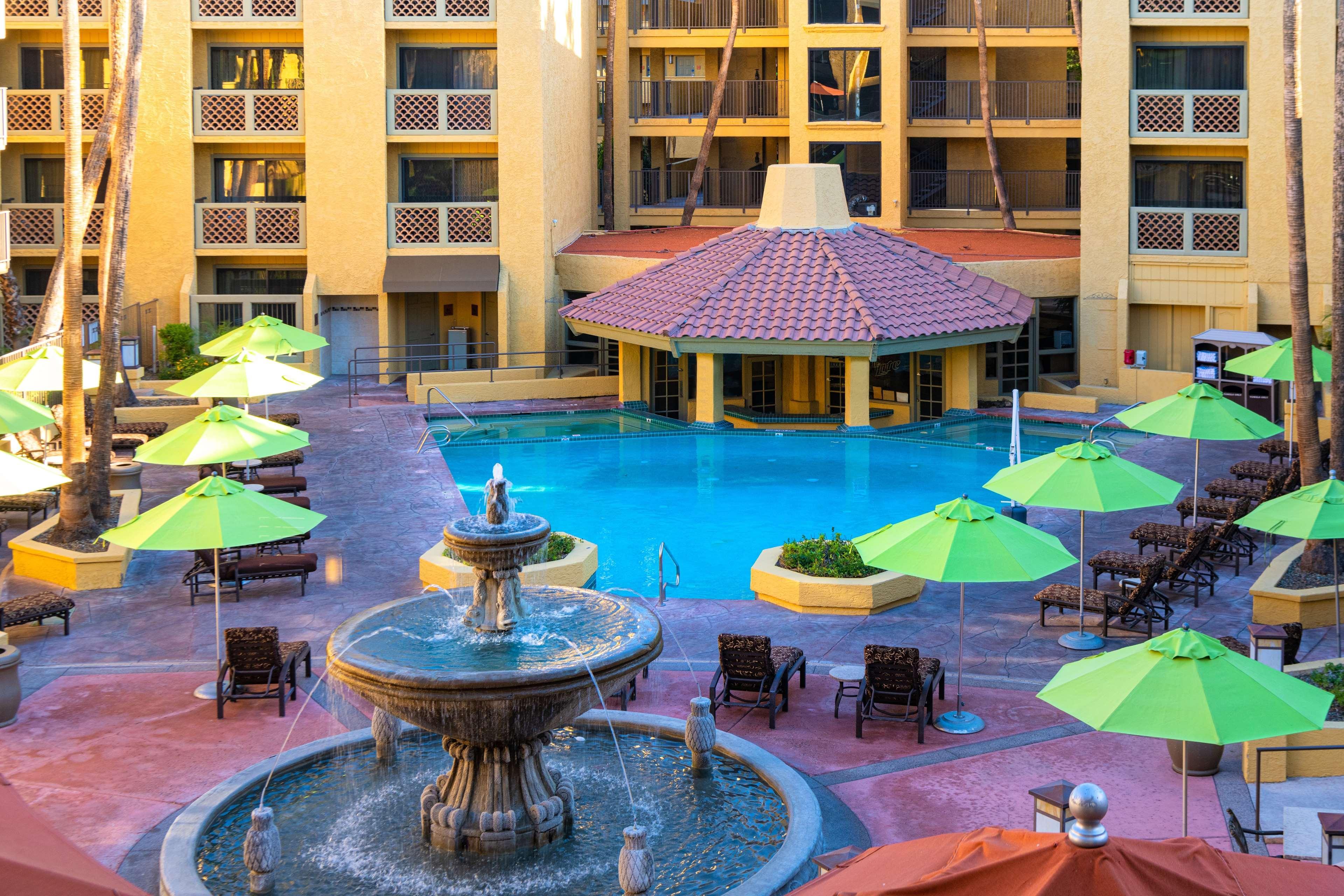 Hilton Phoenix Resort At The Peak Exterior photo